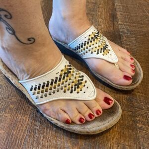 Clarks Artisan Leather Sandal Thong Wedge Flip Flop Size 7.5